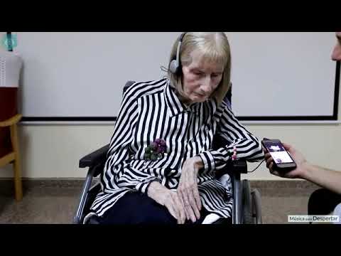 Former Ballerina With Alzheimer&#039;s Performs &#039;Swan Lake&#039; Dance | Super Emotional